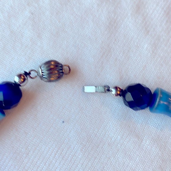 Blue and Silver handcrafted necklace and earrings - Picture 3 of 9